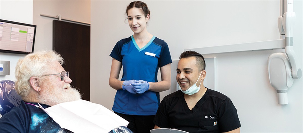 Dr. Manu Dua After he was diagnosed with oral cancer in July, this Toronto-based Townie had less than two weeks to find a locum who could help keep his practice open for months while he recuperated from surgery. 