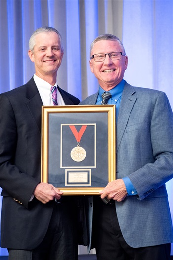 American Academy of Periodontology Celebrates 2022 Award Winners 