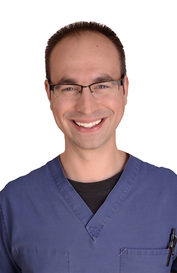  Dr. Thanos Ntounis From Extraction to Prosthetic Restoration. A Comprehensive Approach.